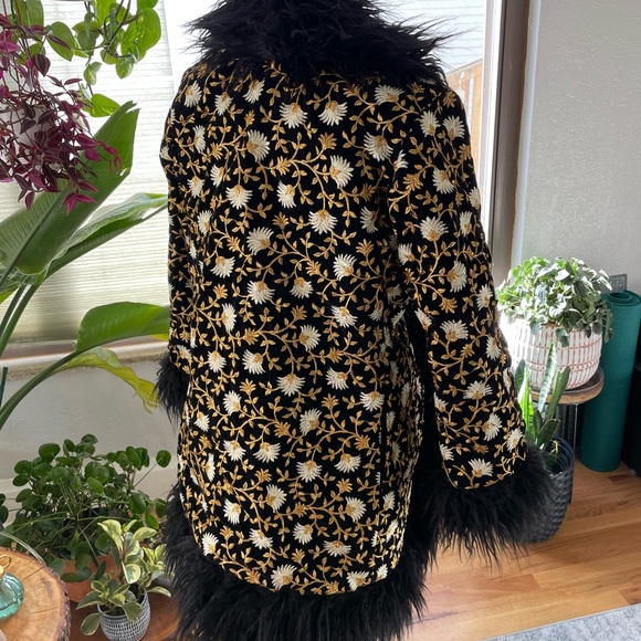 OOTO Retro Fur Trum Coat - Picture 3 of 4
